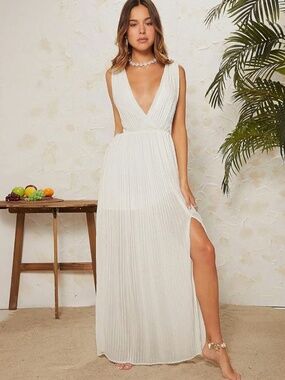 White  Plunge Neck Crisscross Side Split  Pleated Dress Size M